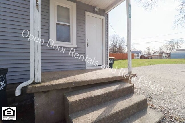 Building Photo - 515 1/2 N State St