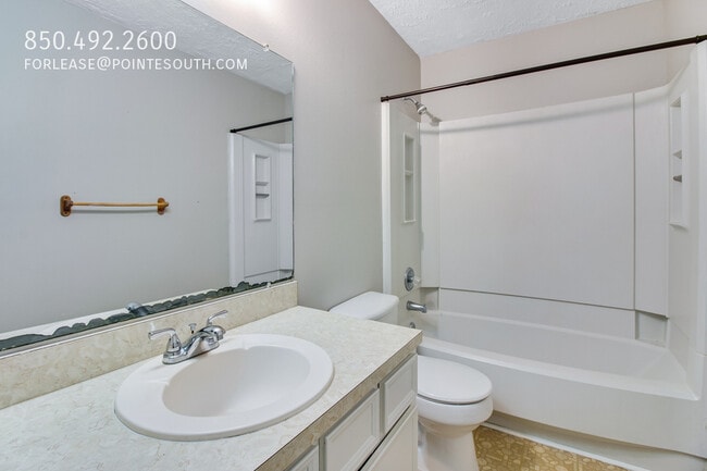 Building Photo - 23 Cape Dr NW