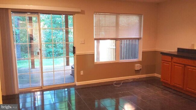 Building Photo - 43155 Huntsman Square