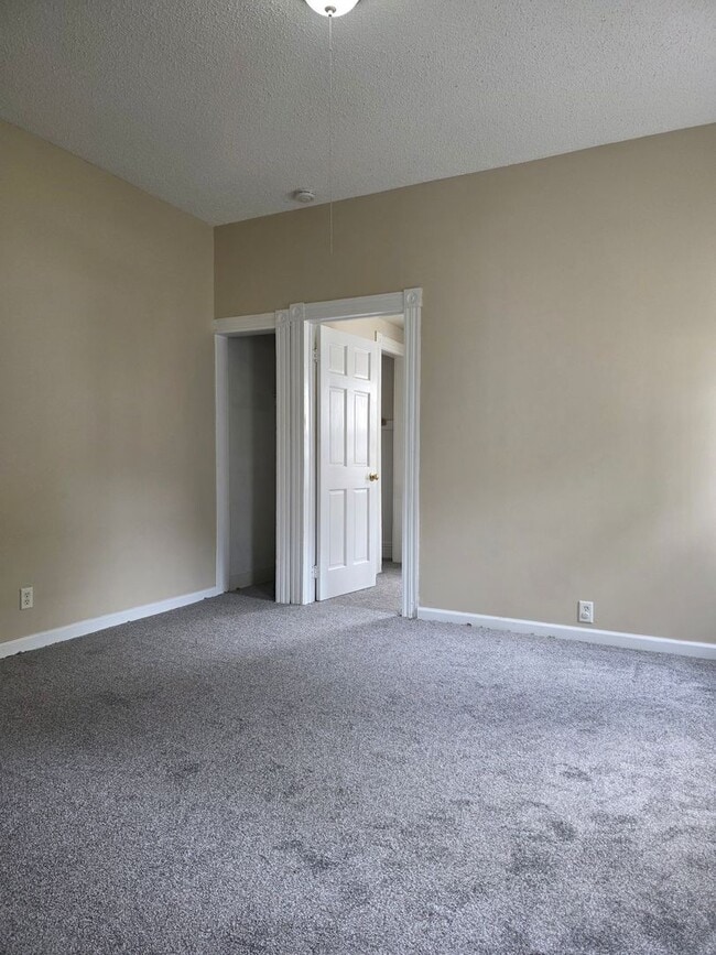 Building Photo - 711 W Water St