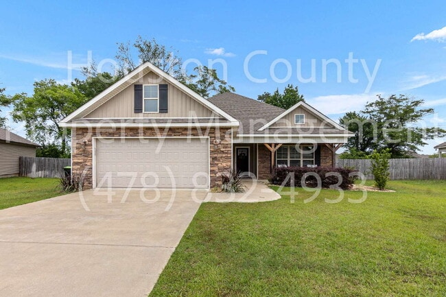 Building Photo - "Charming 3-Bedroom Home with 2 Full Baths...