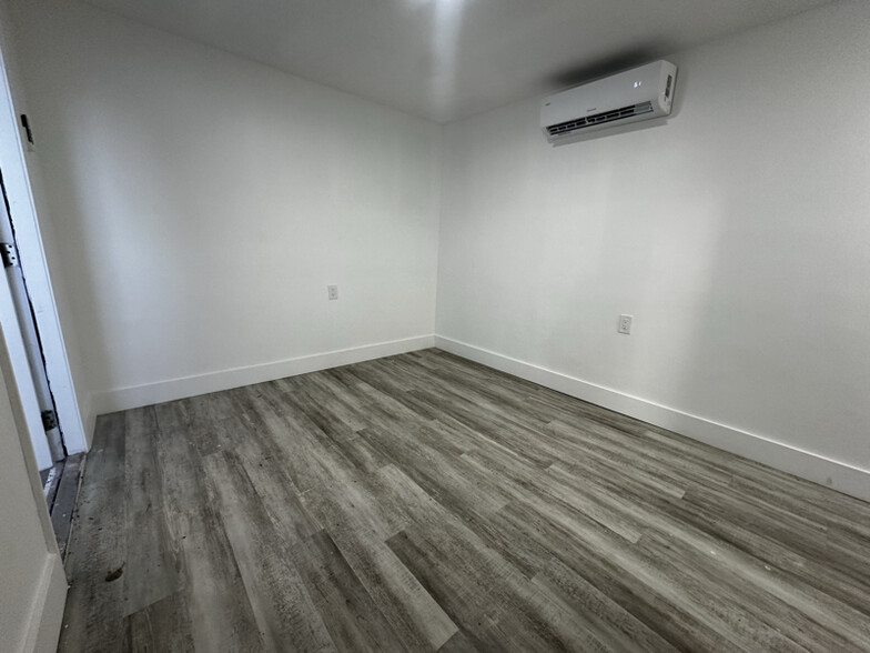 Building Photo - 915 NW 46th St