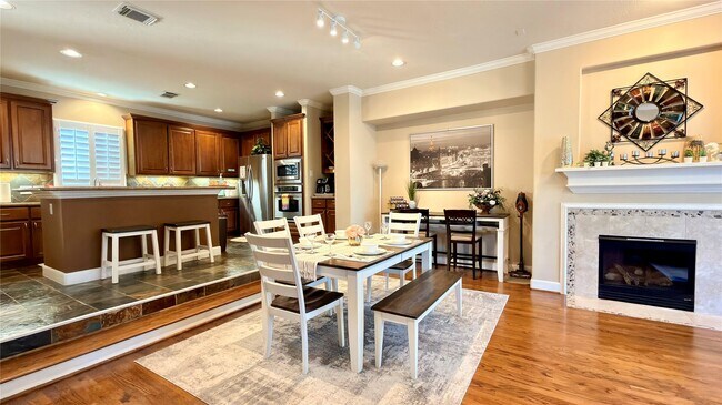 Building Photo - 1013 Gross St