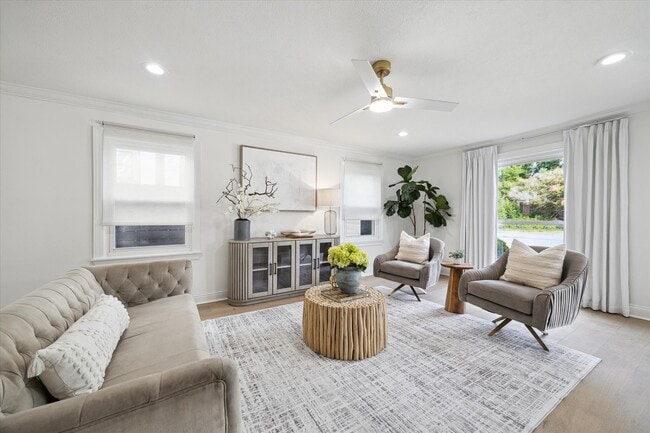 Building Photo - 4148 Bissonnet St