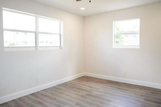 Building Photo - 2317 NW 15th Ct