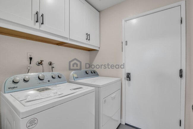 Building Photo - 4035 Egret Ct