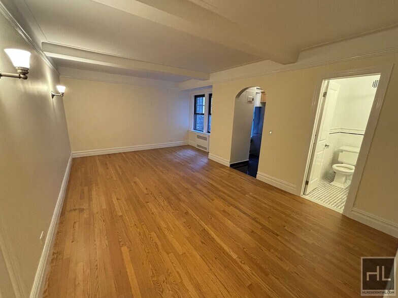 Building Photo - Christopher Street