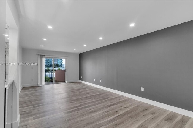 Building Photo - 6920 Harding Ave