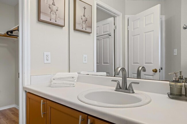 Building Photo - 5006 Acorn Grove Ct