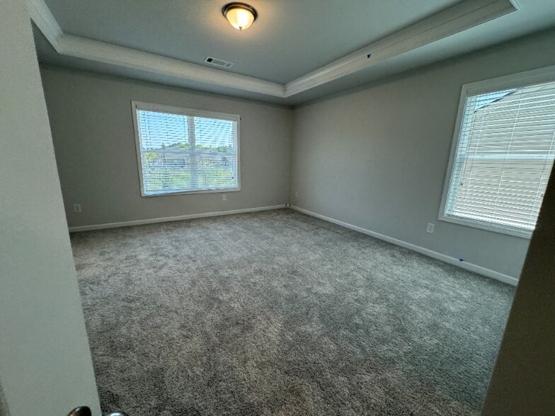 Building Photo - 3300 Westgate Park Dr