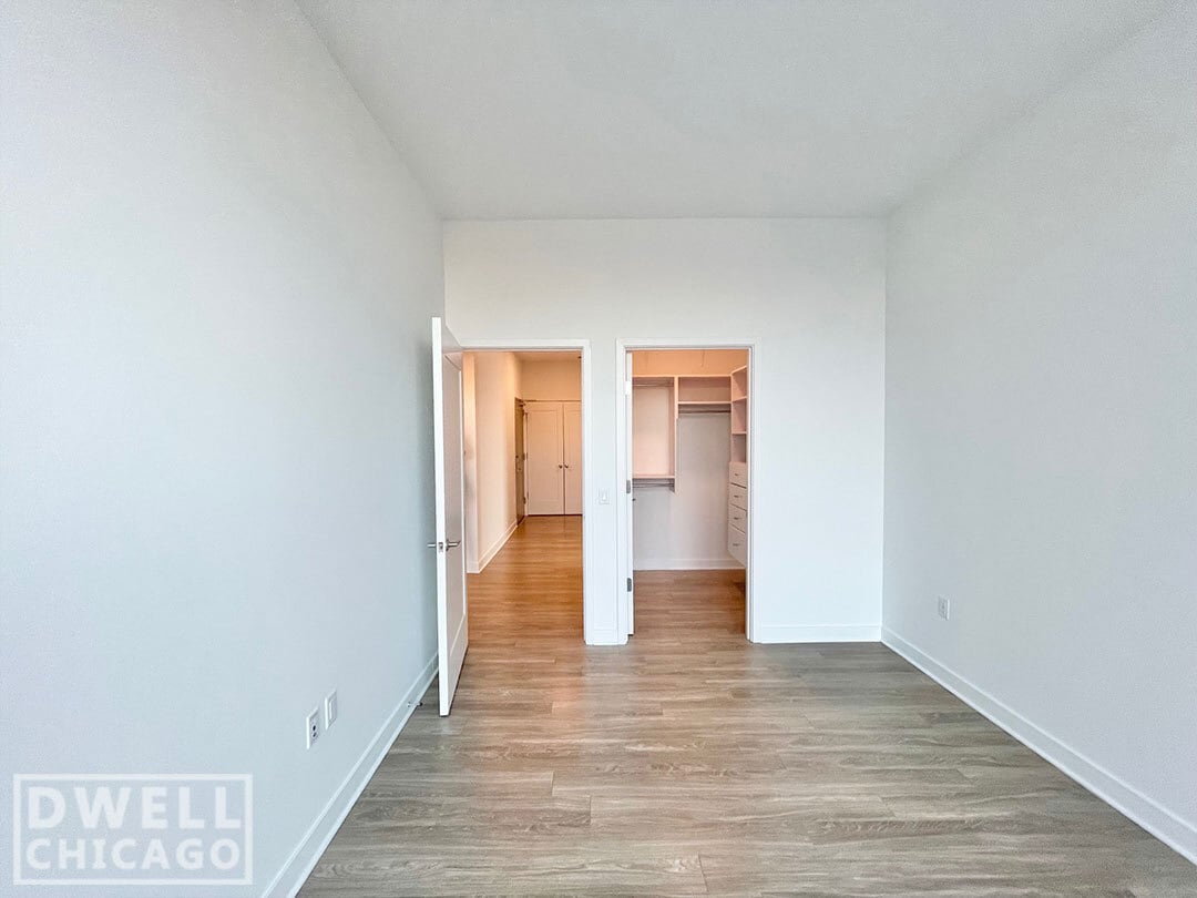 Building Photo - 2337 N Lincoln Ave