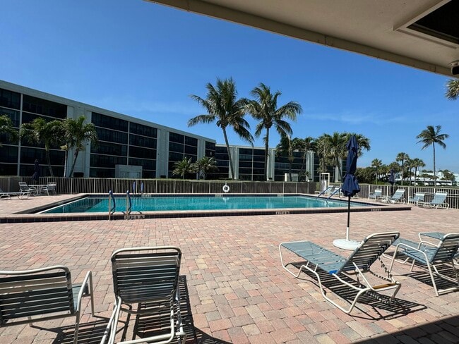 Building Photo - 200 Intracoastal Pl