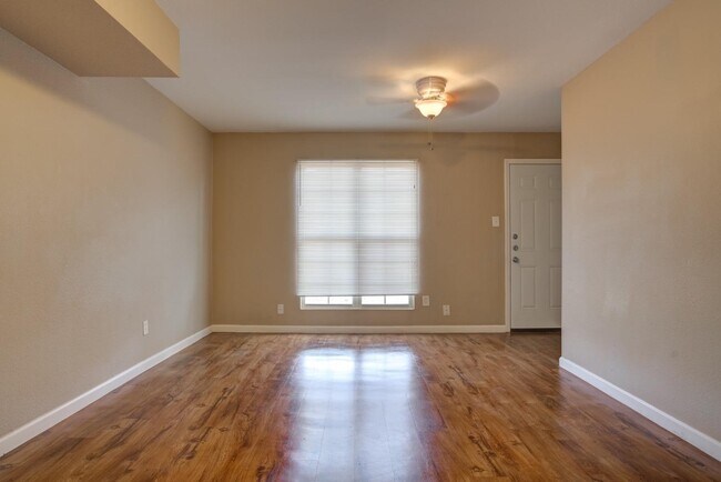 Building Photo - 400 Cedar Ave