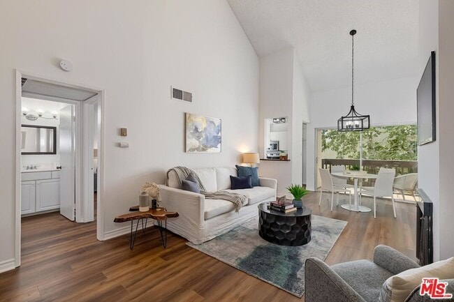Building Photo - 6306 Summertime Ln