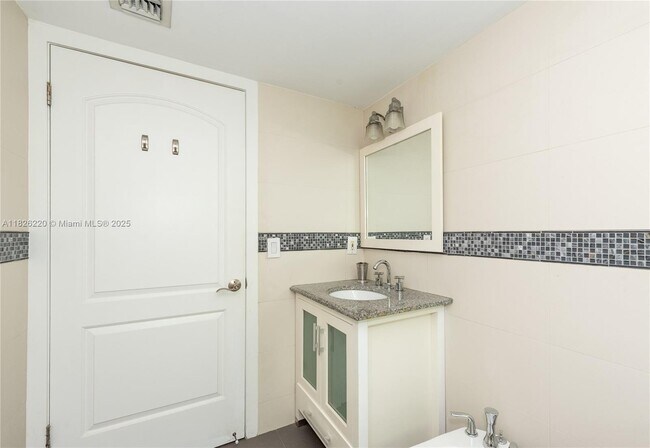 Building Photo - 101 Ocean Ln Dr