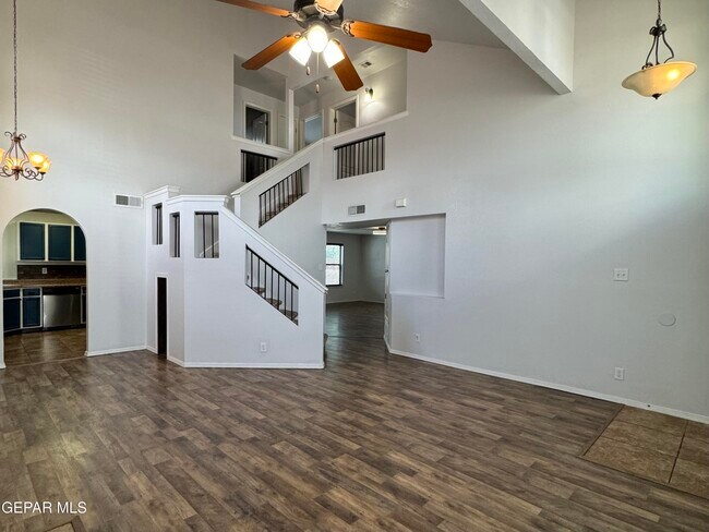 Building Photo - 13260 Emerald Creek Dr