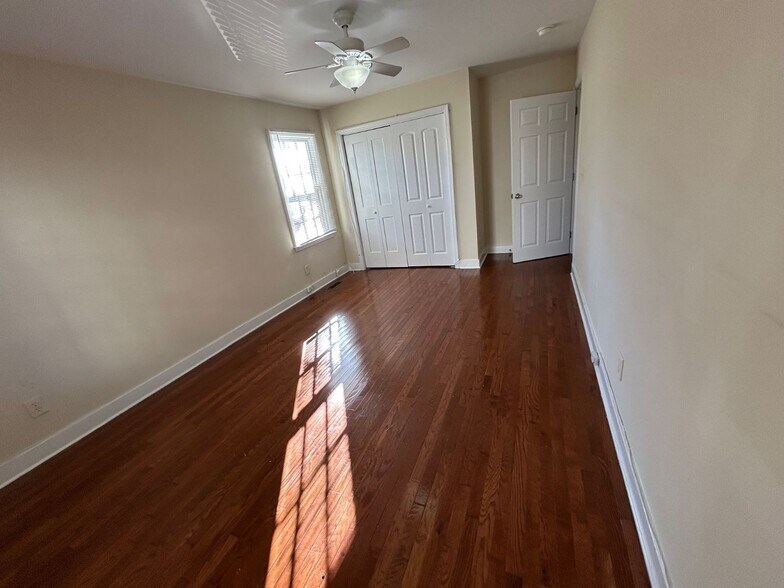 Building Photo - 61 Cooper St