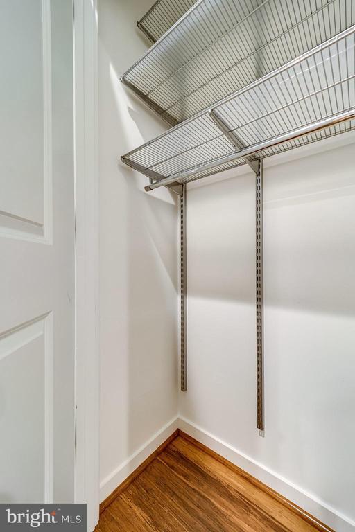 Building Photo - 910 Powhatan St