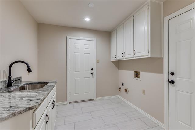 Building Photo - 5205 Saratoga Ln