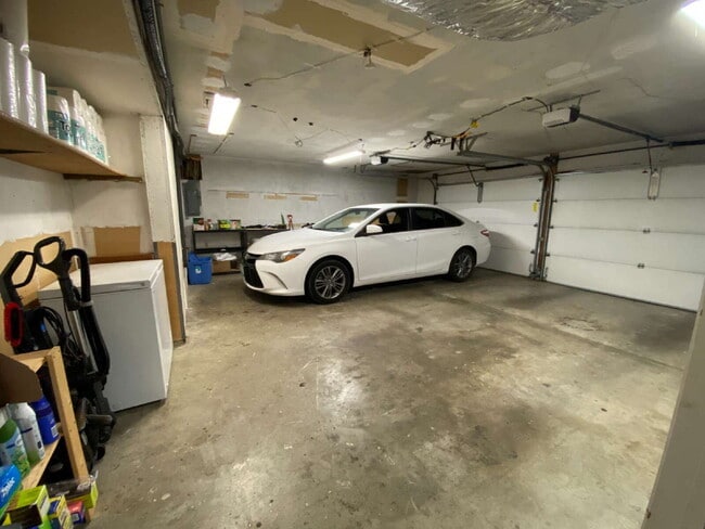 Building Photo - Downstairs Suite with Private Kitchen & Ba...