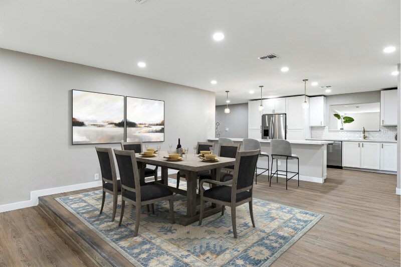 Primary Photo - 2032 W Eugie Ave