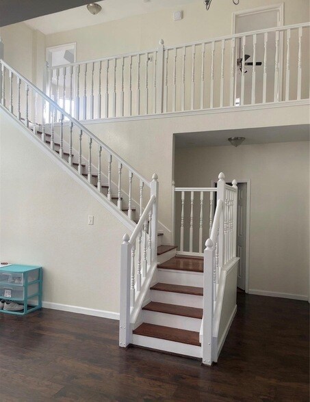 Building Photo - 1505 Mission Ridge Trail