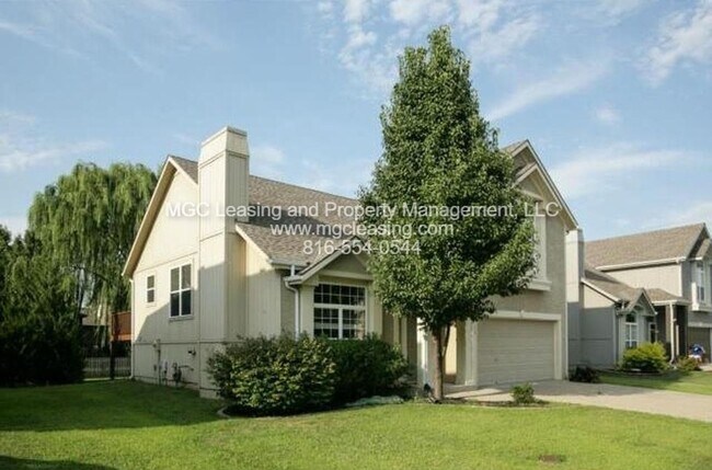 Building Photo - Kick Off the New Year with a Move-In Ready Gem in Oak Ridge Meadows in Lee's Summit!