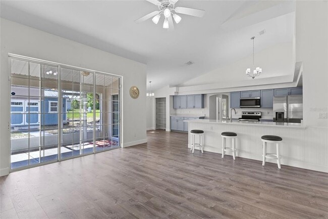 Building Photo - 11490 SW 46th Ave