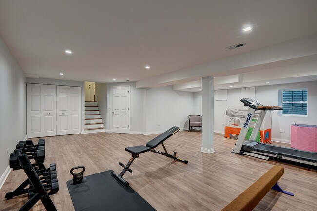 Building Photo - 3825 Brett Ln