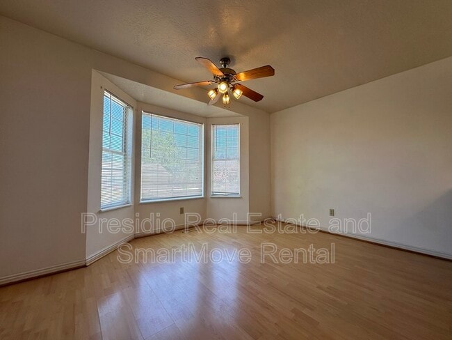 Building Photo - 1034 3350 N