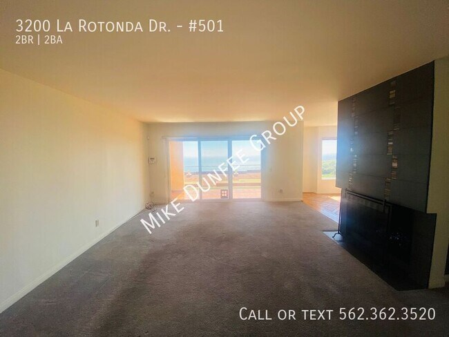 Building Photo - 3200 La Rotonda Dr