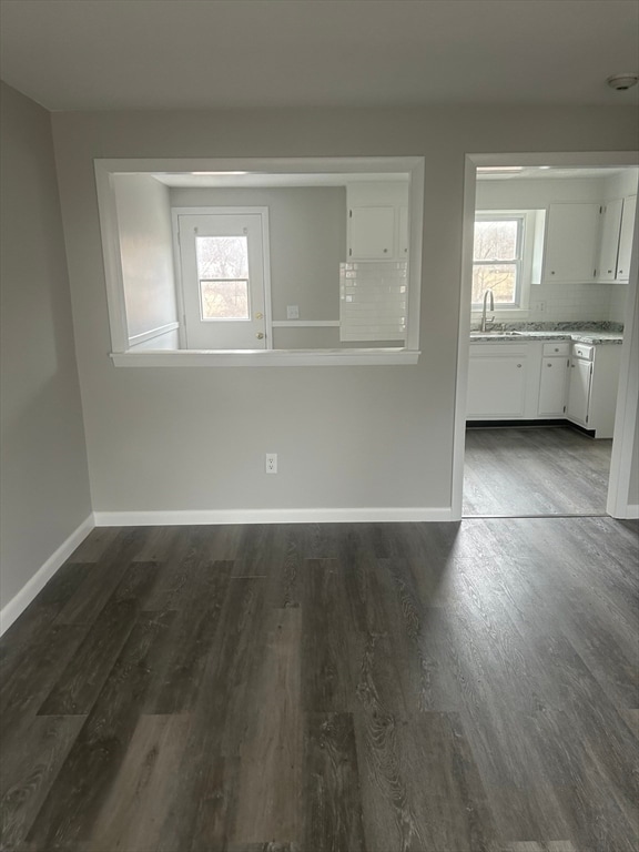 Building Photo - 7 Roys Dr