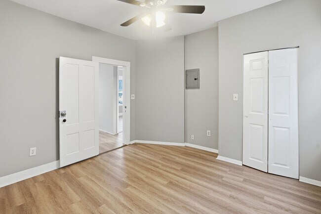 Building Photo - 47 Fox St