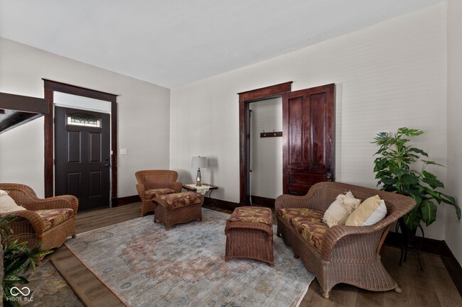 Building Photo - 195 W Marion St