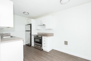 Building Photo - Metropolitan North Apartments