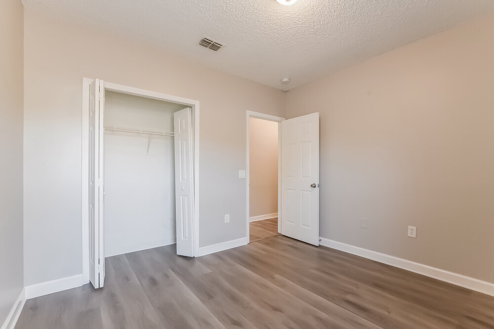 Building Photo - 627 Cotulla Dr