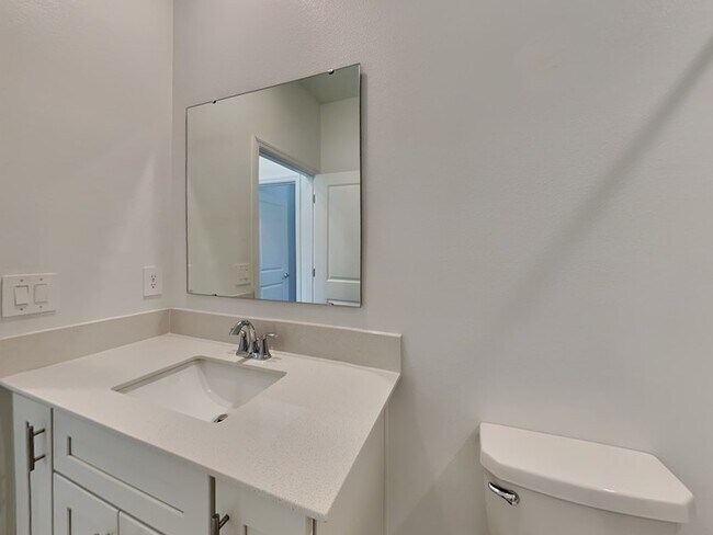 Building Photo - 3115 Country Side Dr