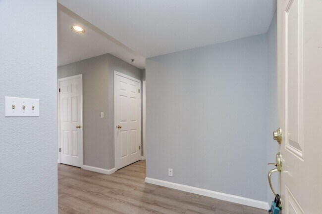 Building Photo - 432 Portofino Dr