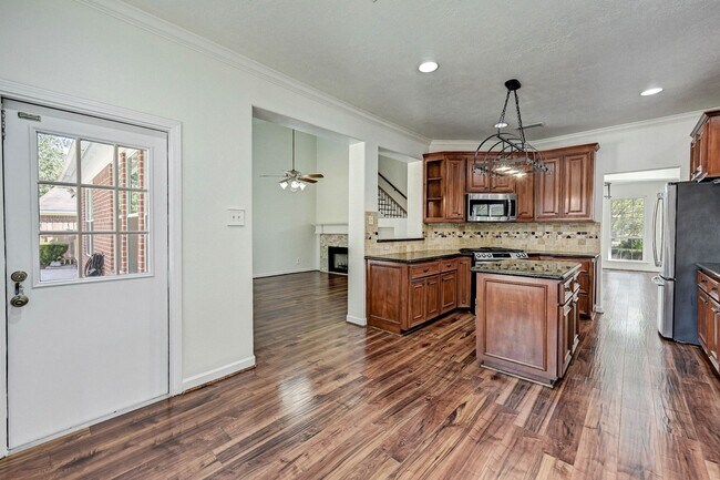 Building Photo - 15127 Trumpet Vine Ln