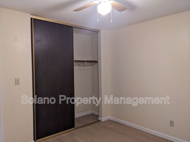 Building Photo - 1028 Illinois St