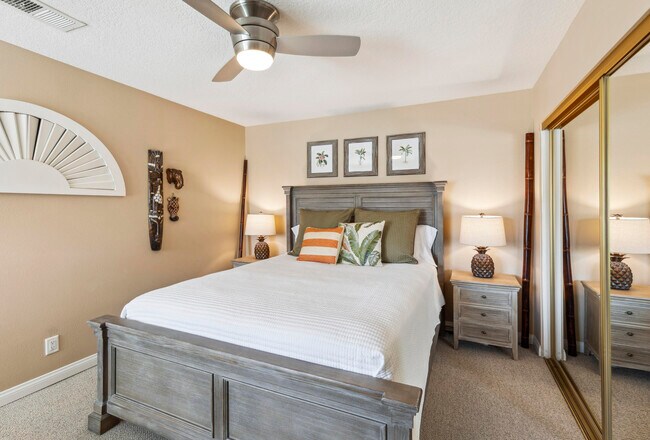 Building Photo - 651 Vista Lago Cir N