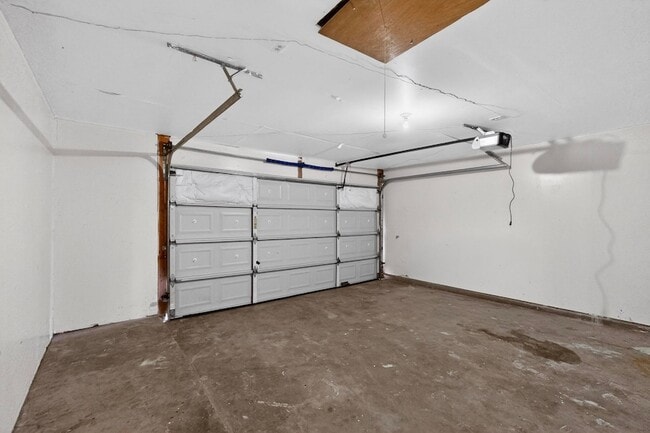 Building Photo - 6805 Newcastle Pl