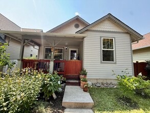 Building Photo - Pet-Friendly 2BR/2BA in Peaceful Canyon Creek Neighborhood