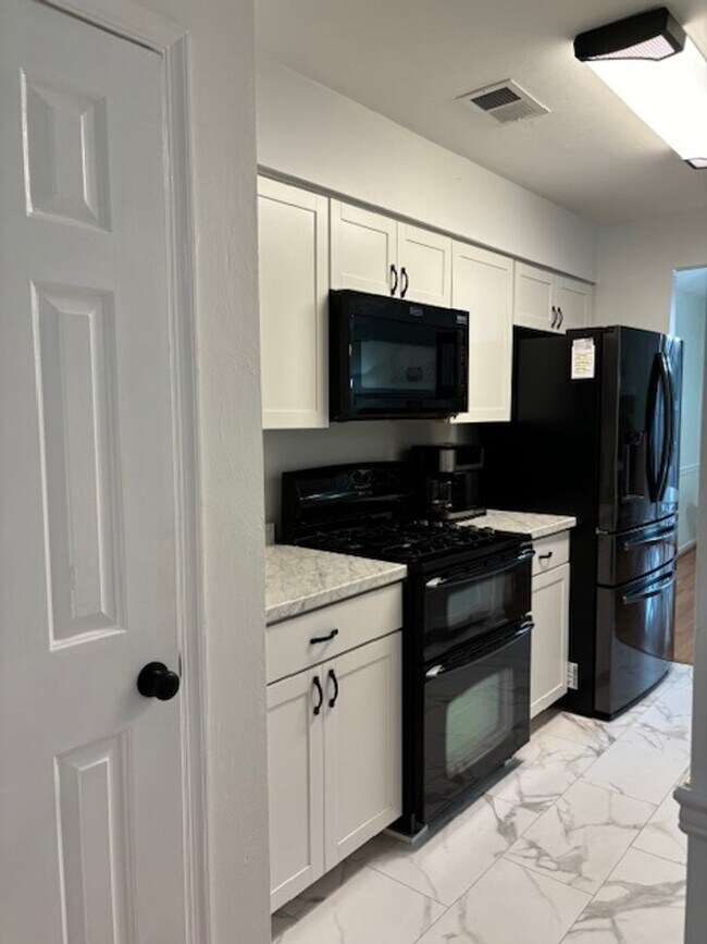 Building Photo - Ocean Lakes