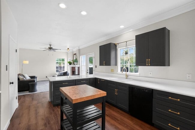 Building Photo - 8113 Willet Trail