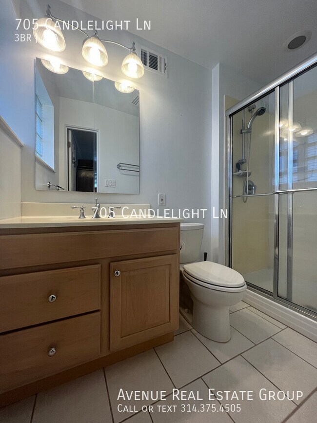 Building Photo - Just Listed! - 705 Candlelight Lane