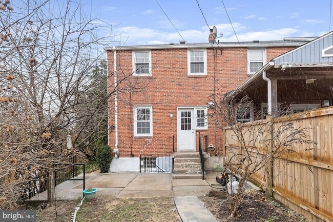 Building Photo - 8336 Wyton Rd