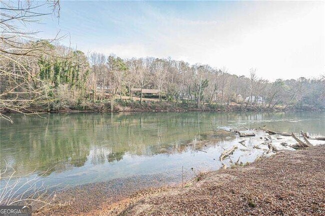 Building Photo - 4562 Columns Dr SE