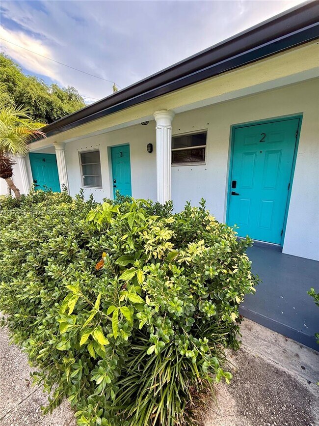 Building Photo - 3210 Canal Dr