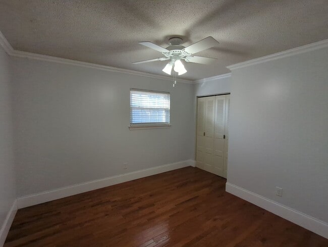 Building Photo - 513 Woodcroft Dr